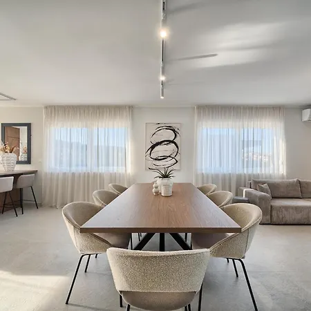 דירה Oceanview Penthouse סלאטינה