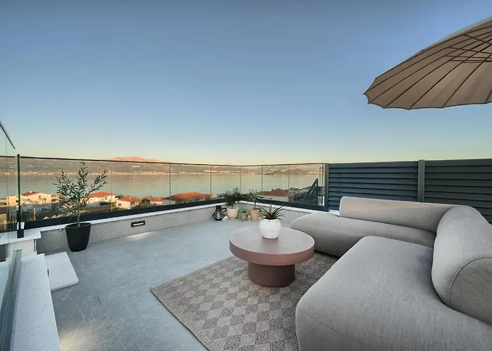 Oceanview Penthouse דירה