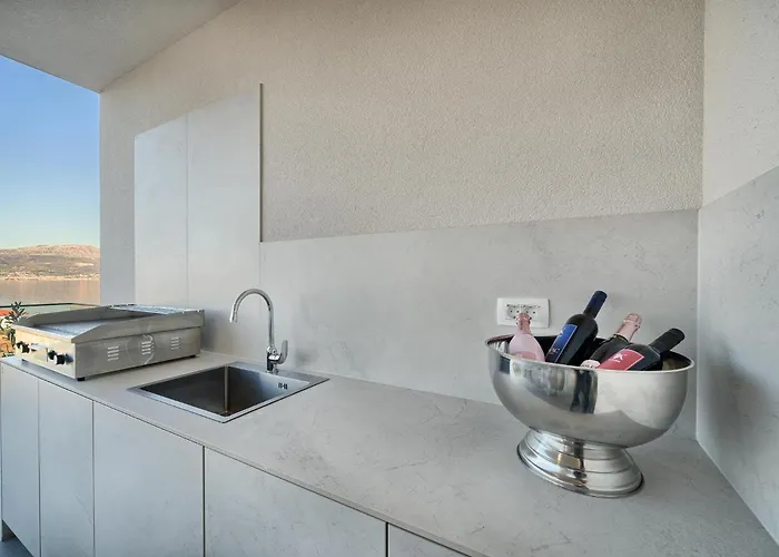 דירה Oceanview Penthouse סלאטינה