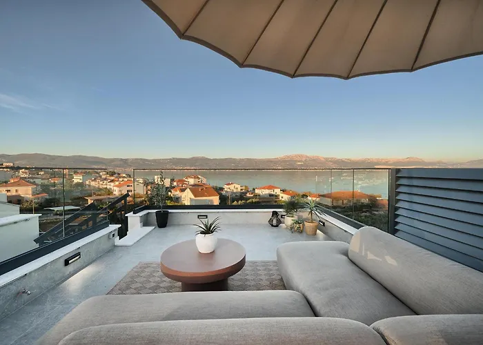 Oceanview Penthouse *