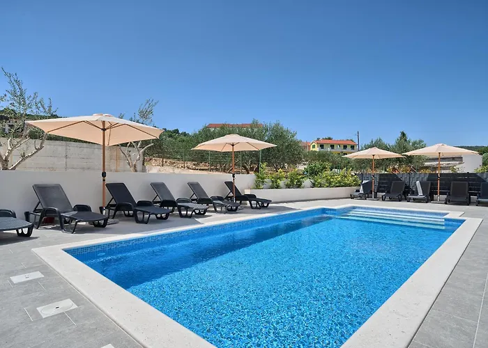 Oceanview Penthouse Apartment Slatine