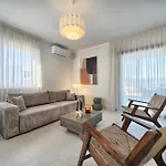 Oceanview Penthouse *