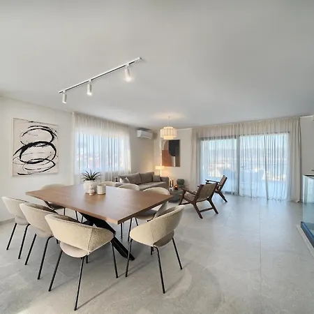 Oceanview Penthouse *