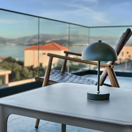 Oceanview Penthouse Slatine