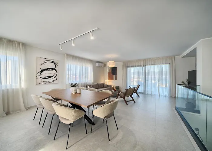 Oceanview Penthouse *